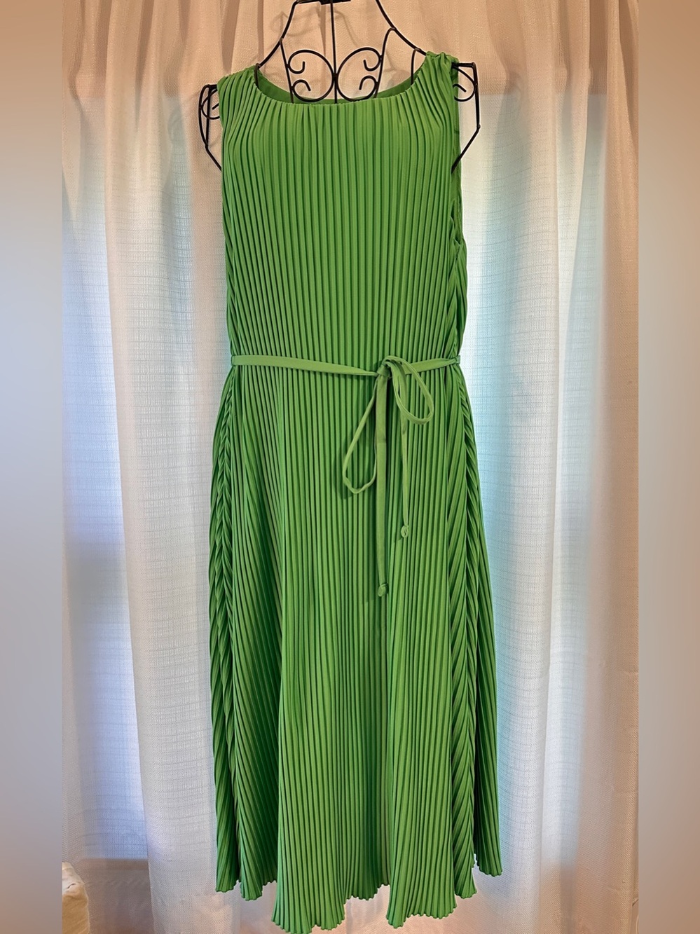 ON 34th Green Pleated Sleeveless Midi Dress with Tie Waist
